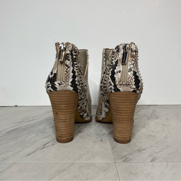 Vince Camuto Delsimba Snakeskin Bootie 7M - Picture 3 of 12